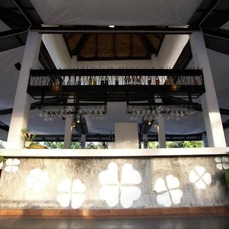 Hutcha Resort Mae Nam Luaran gambar