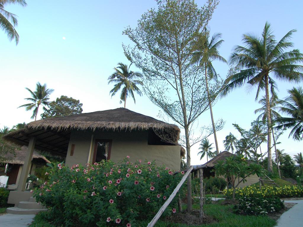 Hutcha Resort Mae Nam Luaran gambar